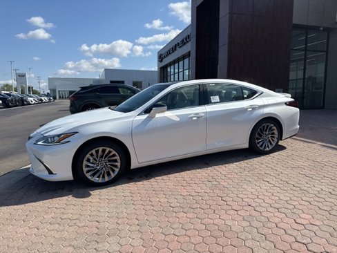 New 2025 Lexus ES 350 Luxury image 18