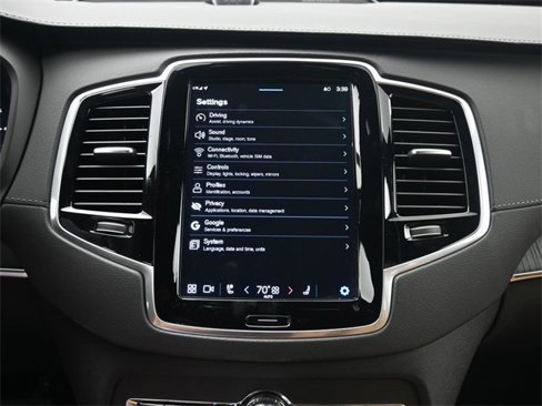 Used 2024 Volvo XC90 B6 Ultimate w/ Lounge Package image 16