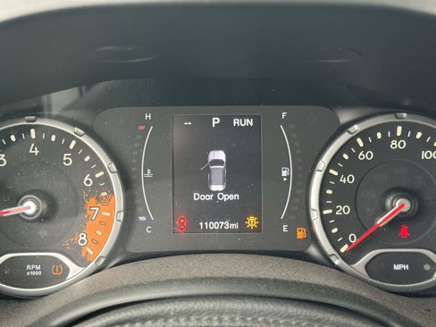 Used 2018 Jeep Renegade Altitude w/ Popular Equipment Group image 24
