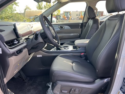 New 2026 Kia Carnival EX image 8