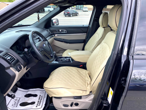 Used 2019 Ford Explorer XLT image 14
