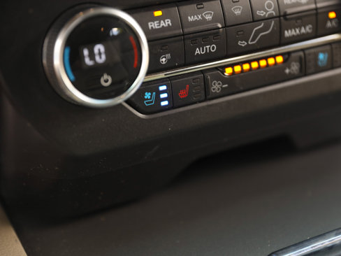 Used 2019 Ford Expedition Max XLT w/ Equipment Group 202A image 16