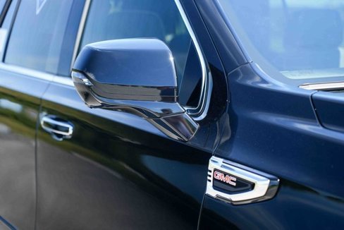 Used 2025 GMC Yukon Elevation image 9