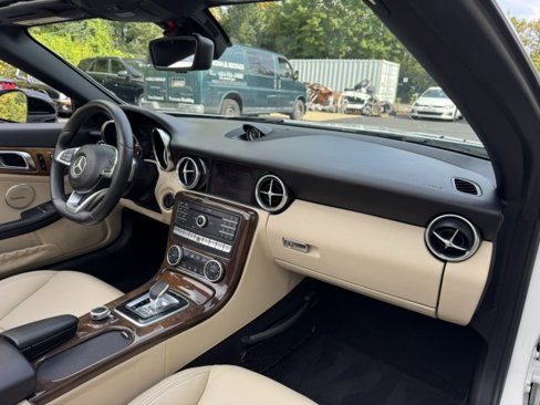 Used 2019 Mercedes-Benz SLC 300 w/ Premium Package image 27