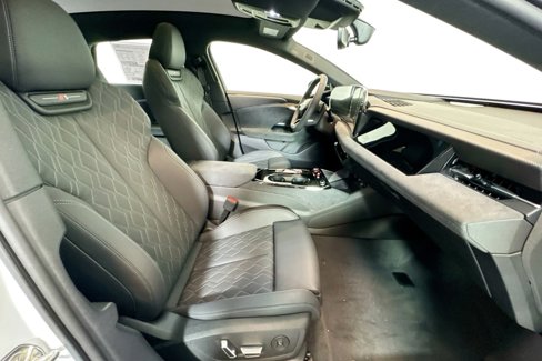 New 2025 Audi S6 e-tron Premium Plus image 25