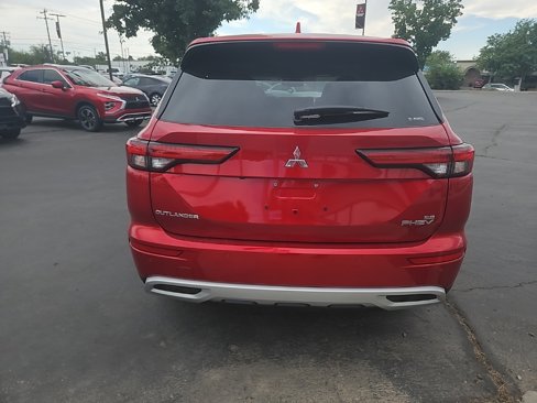 New 2025 Mitsubishi Outlander SE image 10