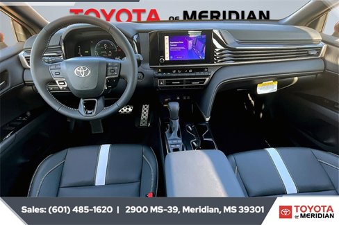 Used 2025 Toyota Camry SE image 13