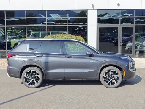 New 2025 Mitsubishi Outlander 4WD Plug-In Hybrid image 8