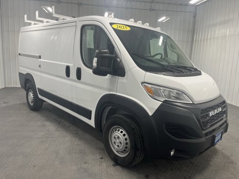 Used 2025 RAM ProMaster 2500 w/ Premium Convenience Group image 10