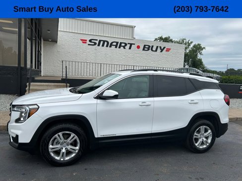 Used 2022 GMC Terrain SLE w/ Driver Convenience Package image 2