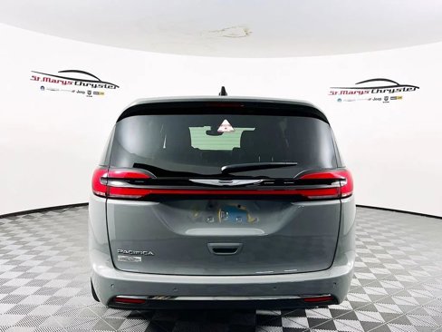 New 2025 Chrysler Pacifica Select image 7