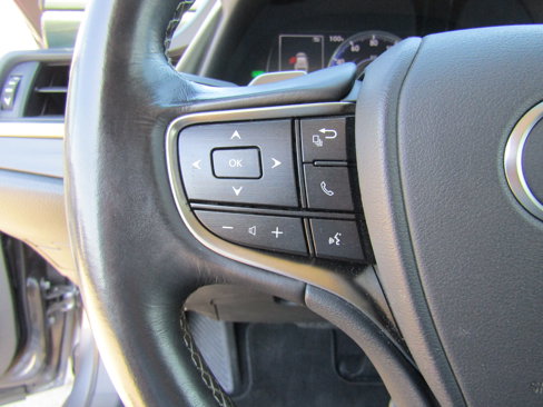 Used 2019 Lexus ES 300h image 14