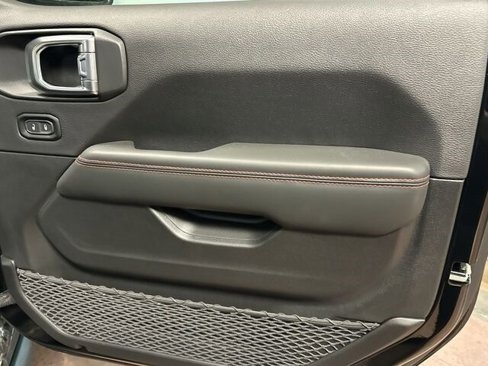 Used 2024 Jeep Wrangler Unlimited Rubicon w/ Convenience Group image 20