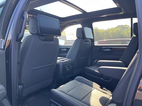 New 2026 Chevrolet Suburban High Country image 10