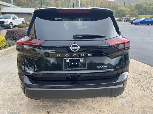 Used 2024 Nissan Rogue SV image 6