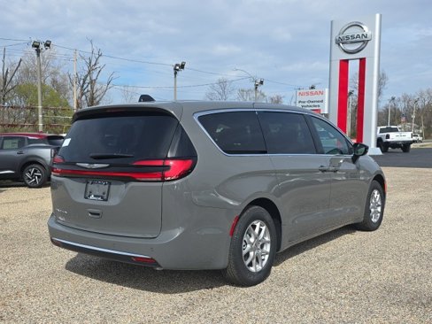 New 2025 Chrysler Pacifica Select w/ Uconnect Theater Family Group image 7