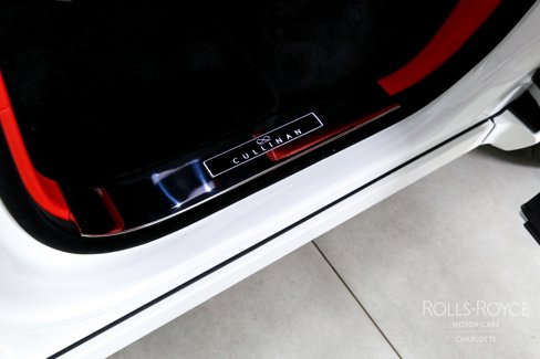New 2025 Rolls-Royce Cullinan Black Badge image 23