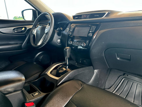 Used 2016 Nissan Rogue SL image 49