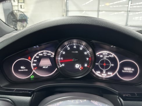 Used 2023 Porsche Cayenne Coupe image 14