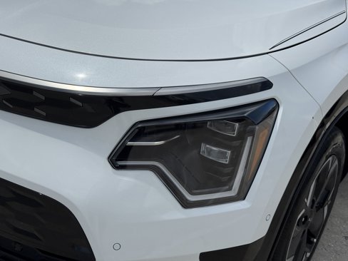 Certified 2024 Kia Niro Wave image 9