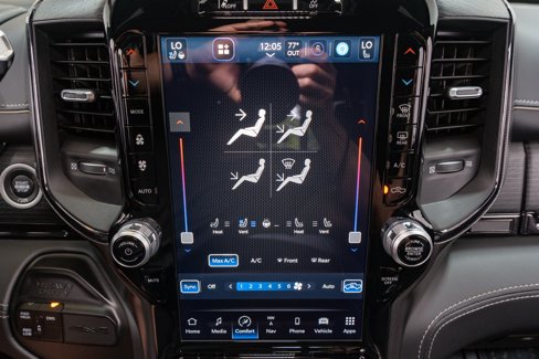 Used 2024 RAM 2500 Limited image 23