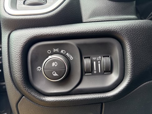 New 2026 RAM 1500 4x4 Crew Cab image 22