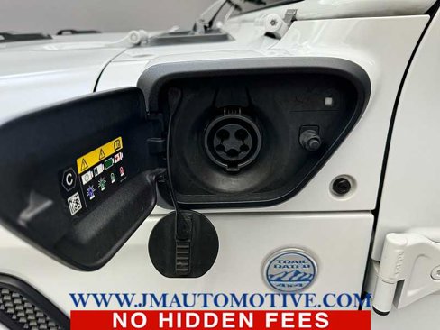 Used 2023 Jeep Wrangler Sahara image 11