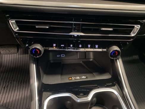 New 2026 Chevrolet Traverse LT w/ Driver Confidence Package image 20