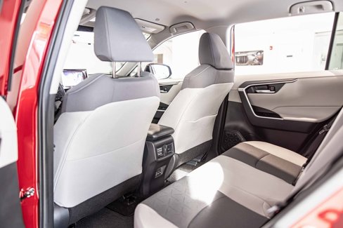 Used 2025 Toyota RAV4 XLE image 31