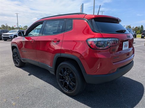 Used 2025 Jeep Compass Latitude w/ Convenience Group image 5