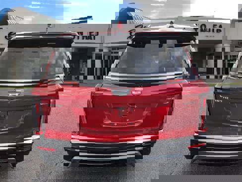New 2026 Cadillac Vistiq Luxury w/ LPO, Floor Liner Package image 5