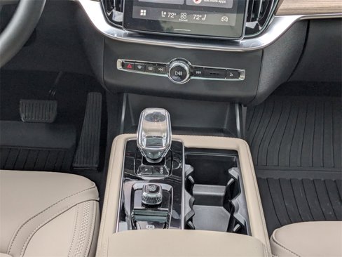 New 2026 Volvo XC90 B6 Plus w/ Protection Package Premier image 20