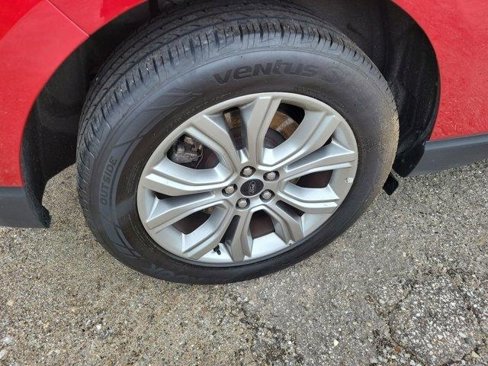 Used 2024 Ford Edge Titanium image 5