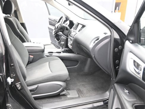 Used 2020 Nissan Pathfinder SV image 12