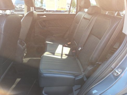 Used 2022 Volkswagen Tiguan SE w/ Panoramic Sunroof Package image 10