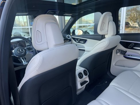 Certified 2025 Mercedes-Benz GLC 300 image 23