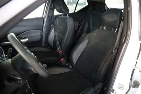 Used 2019 Nissan Kicks SV image 2