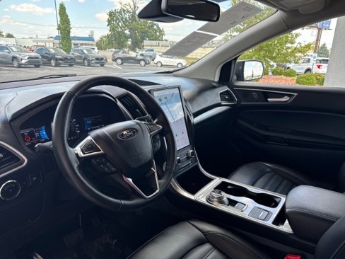 Used 2024 Ford Edge SEL image 11