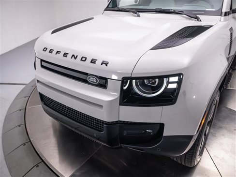 New 2026 Land Rover Defender 110 S image 9