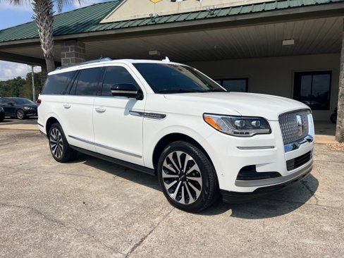 Used 2022 Lincoln Navigator L Reserve image 2