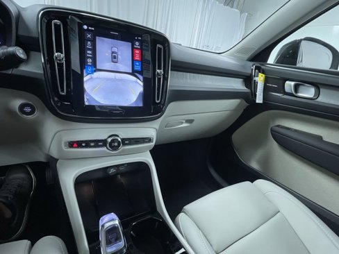 New 2026 Volvo XC40 B5 Plus w/ Protection Package Premier image 12