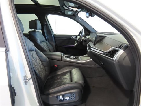 Used 2024 BMW X5 sDrive40i w/ Premium Package image 39