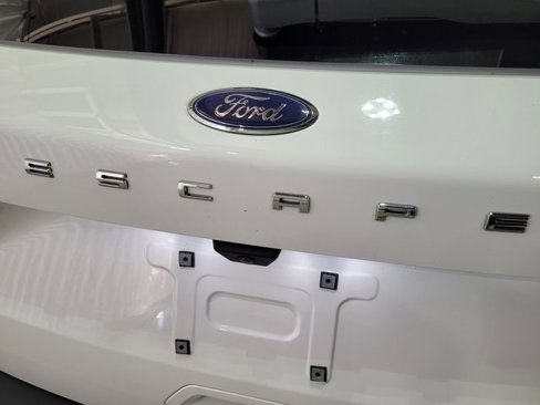 Used 2022 Ford Escape SE image 62