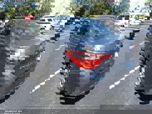 Used 2018 Toyota Corolla L image 9