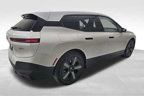 Used 2025 BMW iX xDrive50 image 9