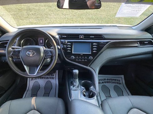 Used 2020 Toyota Camry LE image 4