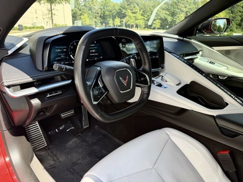 Used 2022 Chevrolet Corvette Stingray Preferred Cpe w/ Body-Color Dual Roof Package image 21