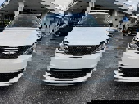 New 2024 Chrysler Voyager LX image 9