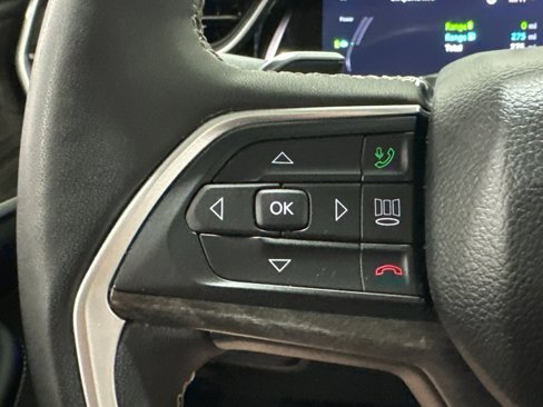 Used 2023 Jeep Grand Cherokee 4WD 4xe image 5