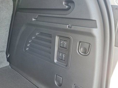 New 2026 Chevrolet Traverse RS image 25